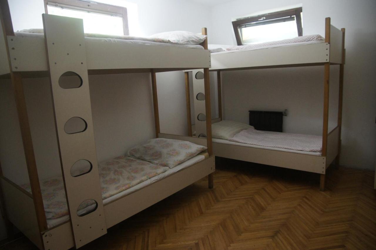 Bed and Breakfast Szuzanna Fenyves Panzio Шіофок Екстер'єр фото