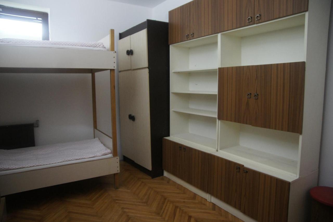 Bed and Breakfast Szuzanna Fenyves Panzio Шіофок Екстер'єр фото